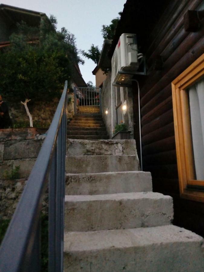Вилла Timber House Тиват Экстерьер фото